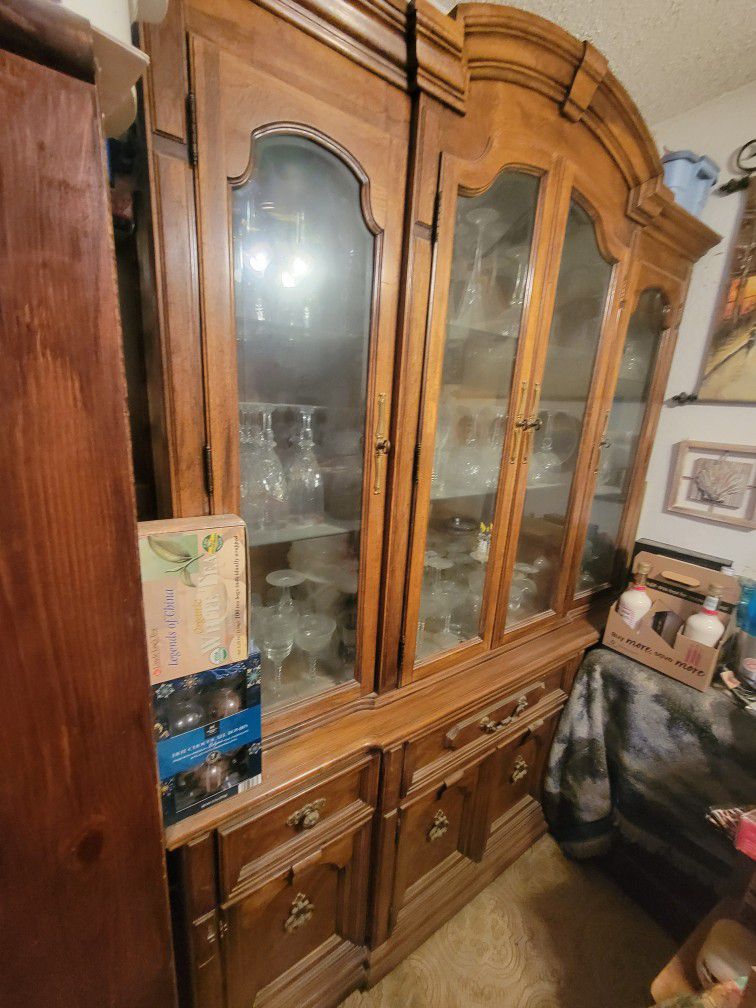 (FREE)  Vintage Wood China Cabinet 