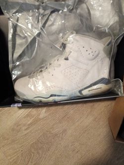 2 pair of Jordan 6 inferno and gray blue