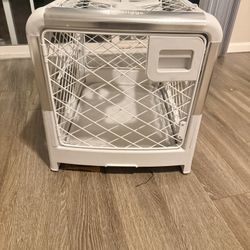 Diggs Revol Collapsible Dog Crate – White Medium 