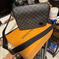 Louis Vuitton Messager Bag 100% Authentic 