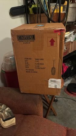 Hanging light fixture