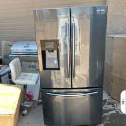 Non working samsung And GE stainless refrigerator