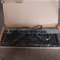3 HP DESKTOP USB KEYBOARDS 