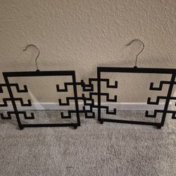 2 Free Multi-hook Hangers