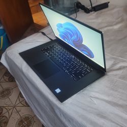 Dell XPS Laptop: Core i7. Windows 11, Wi-Fi, MS-office. M.2 Drive.