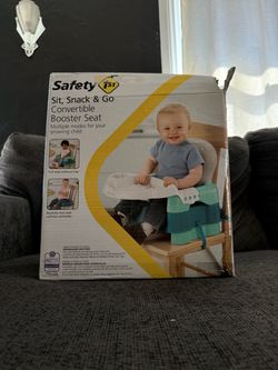✨ Safety 1st Sit, Snack & Go Convertible Booster Seat ✨