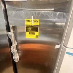 🔥 BRAND NEW GALANZ STAINLESS STEEL REFRIGERATOR 🔥  100% NEW – Never Used  ✅ Brand: Galanz ✅ Stainless steel finish ✅ Modern & sleek design ✅ Energy 