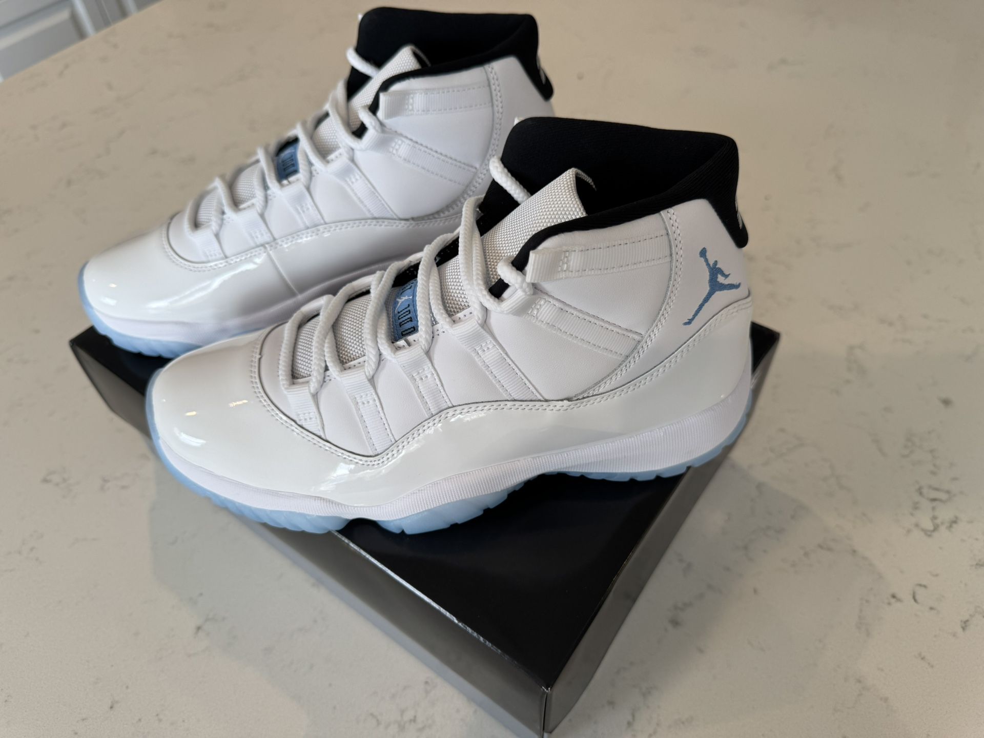 Air Jordan 11 Retro “Legend Blue “