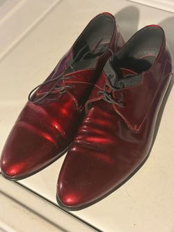 Men sz 9 Hugo Boss red shoes