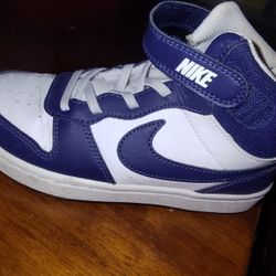 Nike Youth Size 2