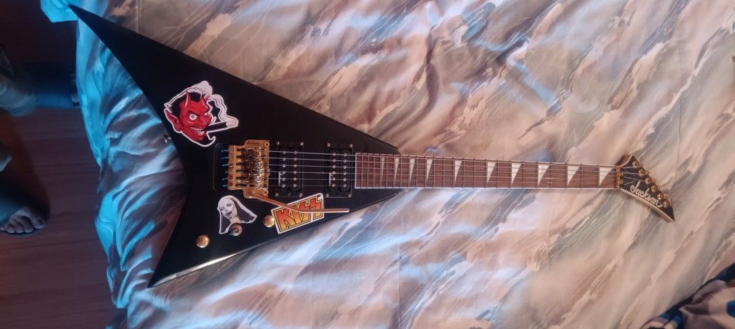 Jackson Flying v And Dean Bass