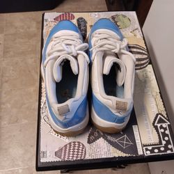 Air Jordan 11 Retro Low University  Blue 