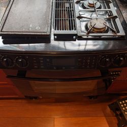 Jenn Air JDS9860 natural gas downdraft range (parts or repair)