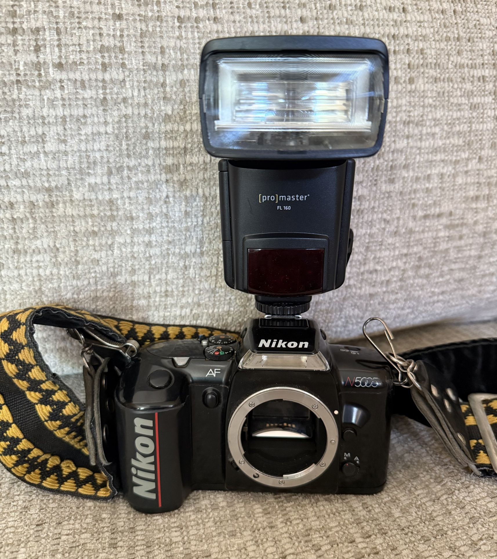 Nikon N5005 35mm SLR Film Camera Body UNTESTED