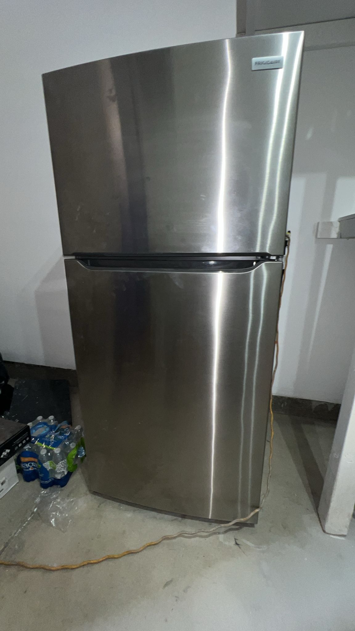 Fridgidaire Refrigerator