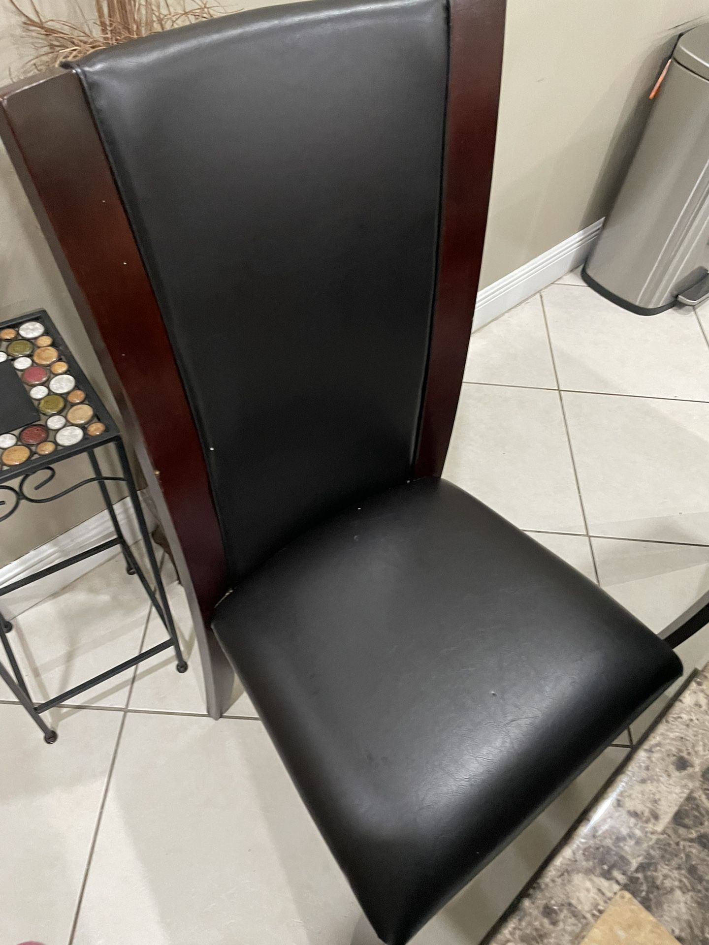 Dining Table with 4 Chairs.