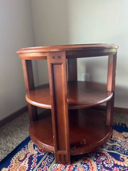 Beautiful Wooden 3-Tier End Table – Solid & Stylish! 🪵✨ Great for your living room, bedroom, or entryway. Features 3 spacious round shelves with a cl