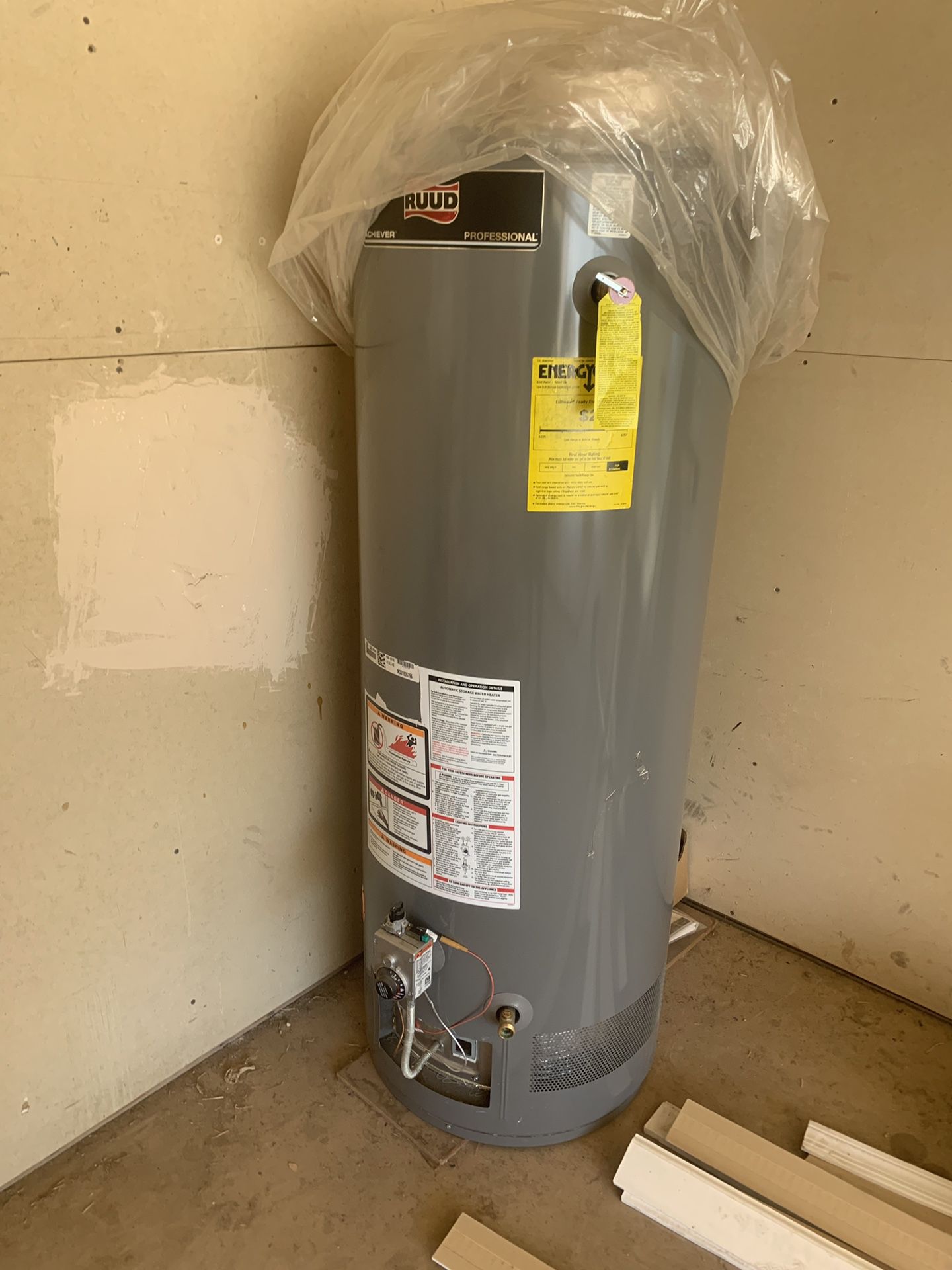 Ruud water heater 2019 gas new 50 gallons