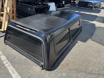 Toyota Or Tacoma camper Shell 1987-04