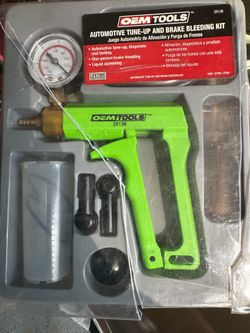 OEM Tools Automotive Tune Up And Brake Bleeding Kit 22 Pieces 25136 New In Pkg