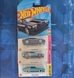 3 DeLoreans from Hot Wheels