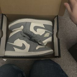 Jordan 1 Mid