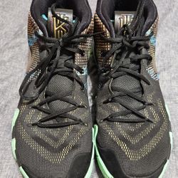 Used Nike Kyrie 4 Mamba Mentality, Men's Size 13.5 (NO ORIGINAL BOX)