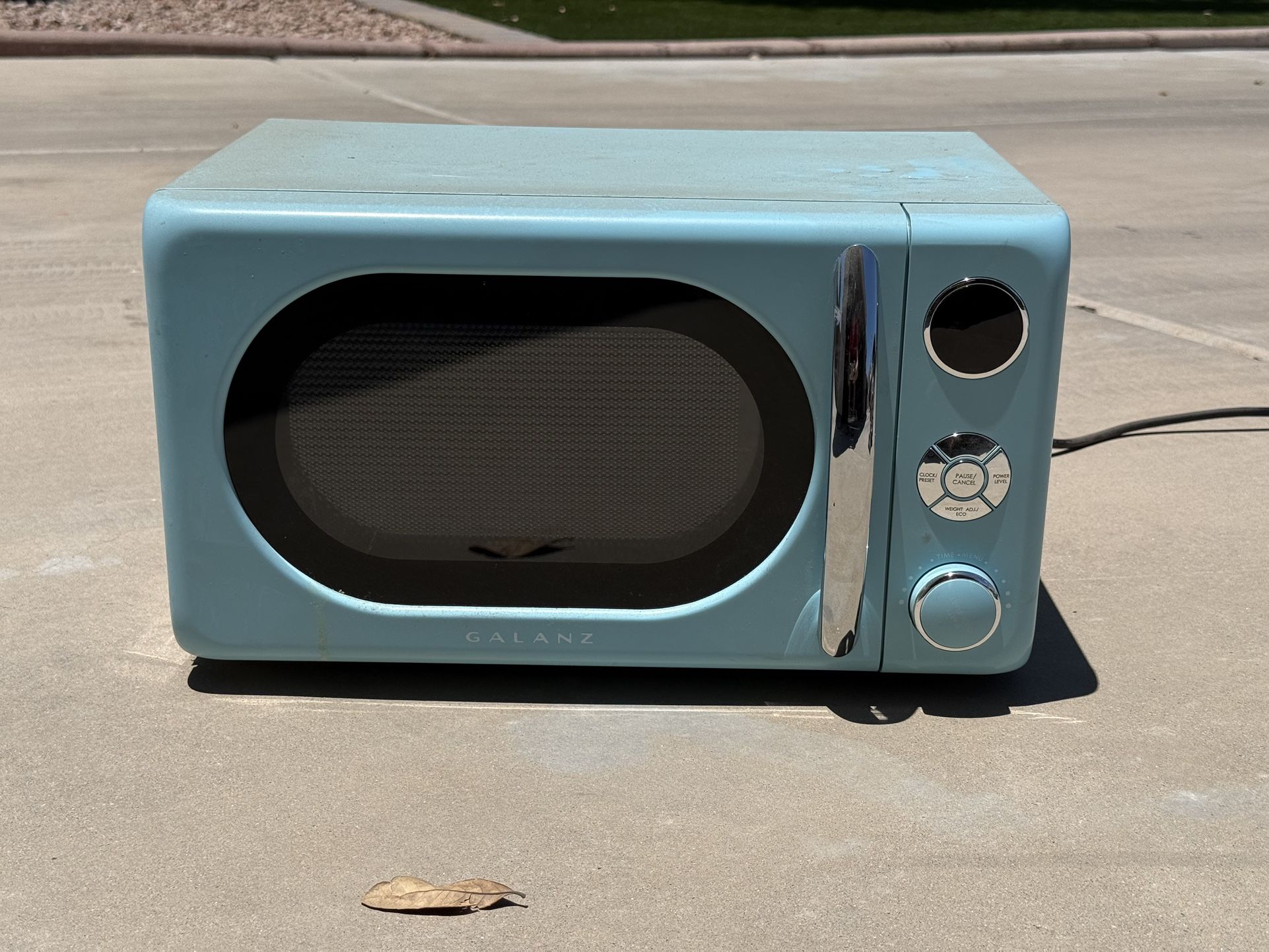 Retro Microwave – Light Blue – Works Great