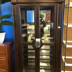 D00430-CC Distressed Rich Brown Acacia Curio Brand New Open Box Never Used