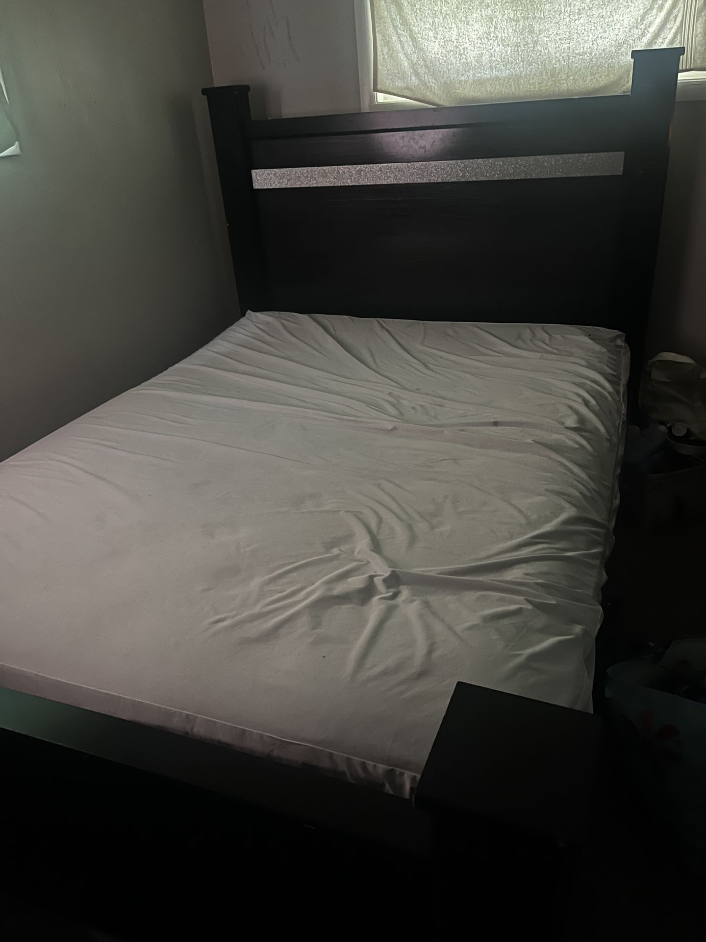 Bedroom Set For Sale!