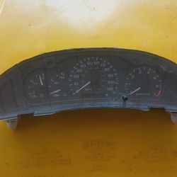 2004 Chevy Cavalier Gauge Cluster