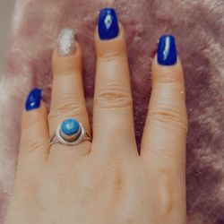 925 silver ring number 7 good condition, I have many rings and jewelry that I will be uploading to my page if you like more than one item we can make 