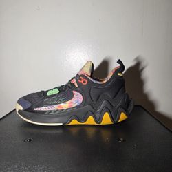 Nike Zoom Freak 4 Size 5y 30$