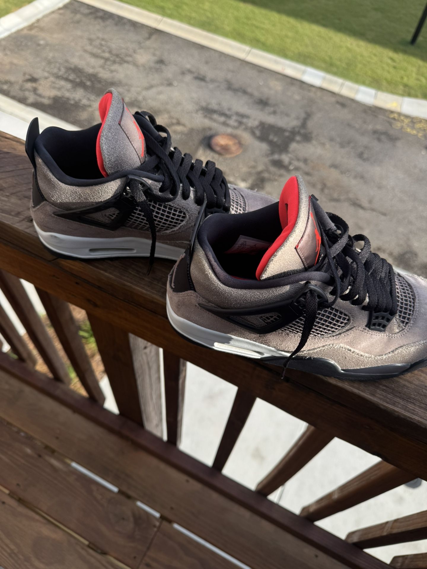 Air Jordan 4 Retro Taupe