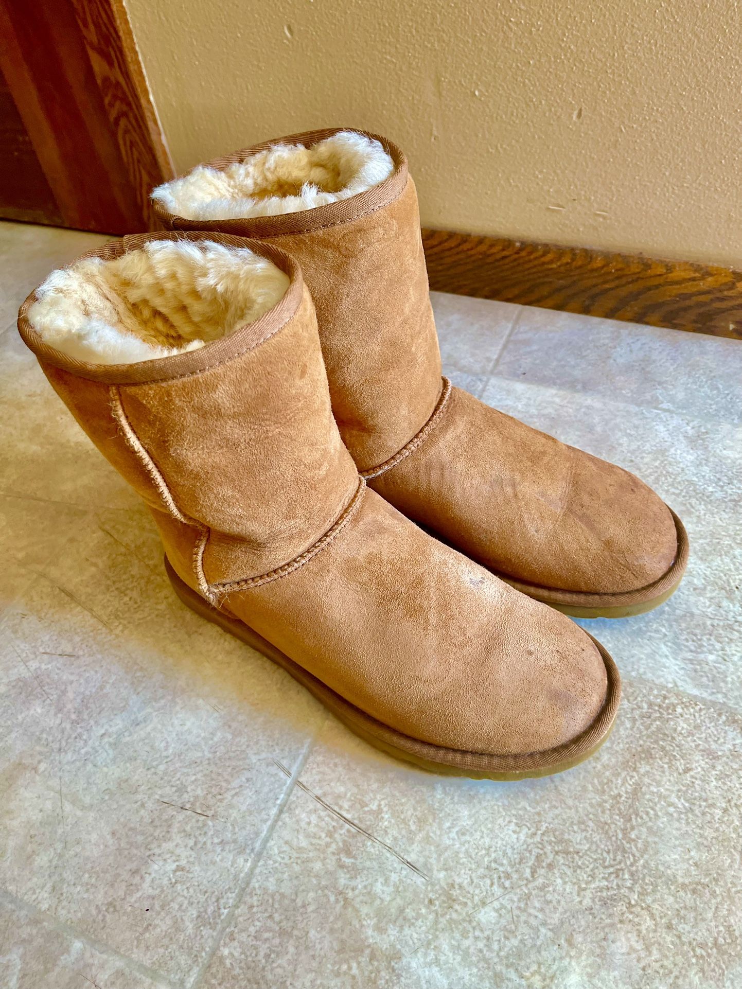 Authentic Women’s Chestnut Ugg Boots
