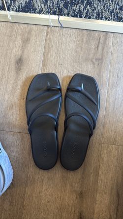 Brand New Croc Miami Toe Loop - Size 8