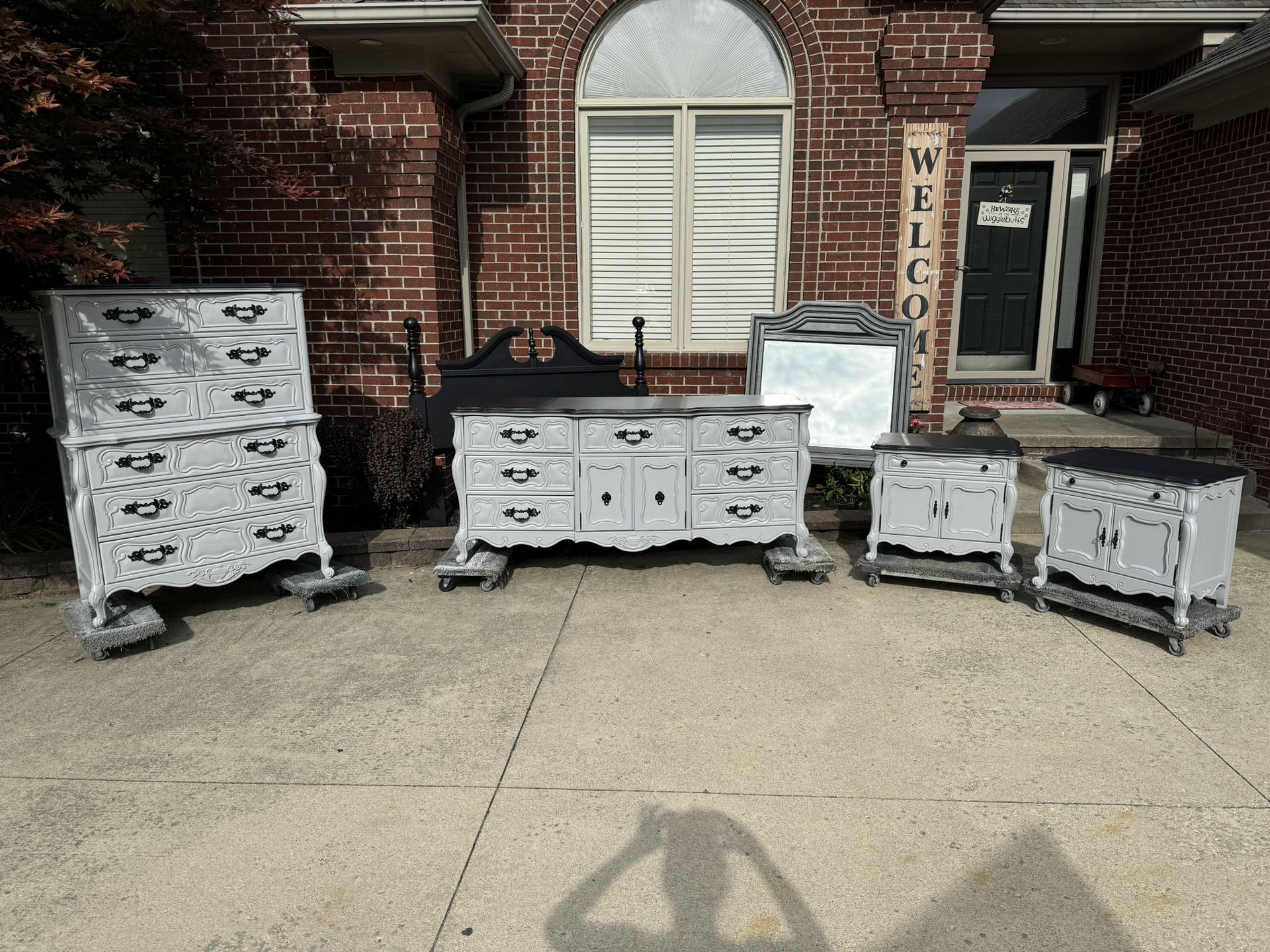 Gorgeous 6-Piece Vintage Bedroom Set