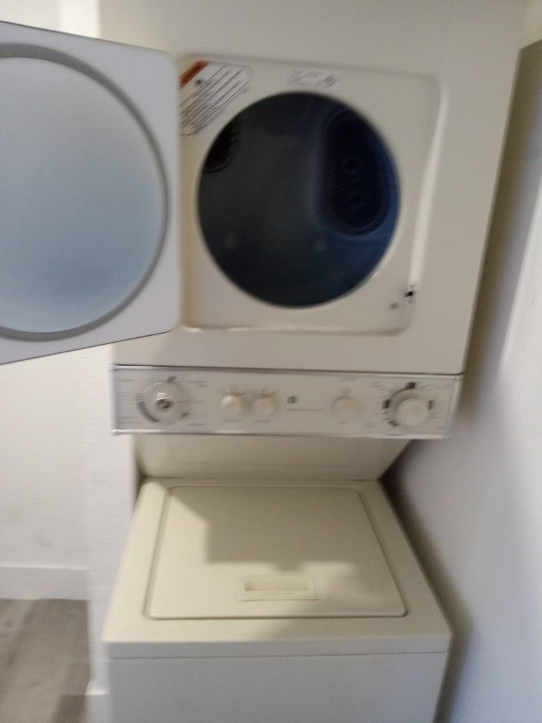 A apartment size shackable washer and dryer 200 or best Offer