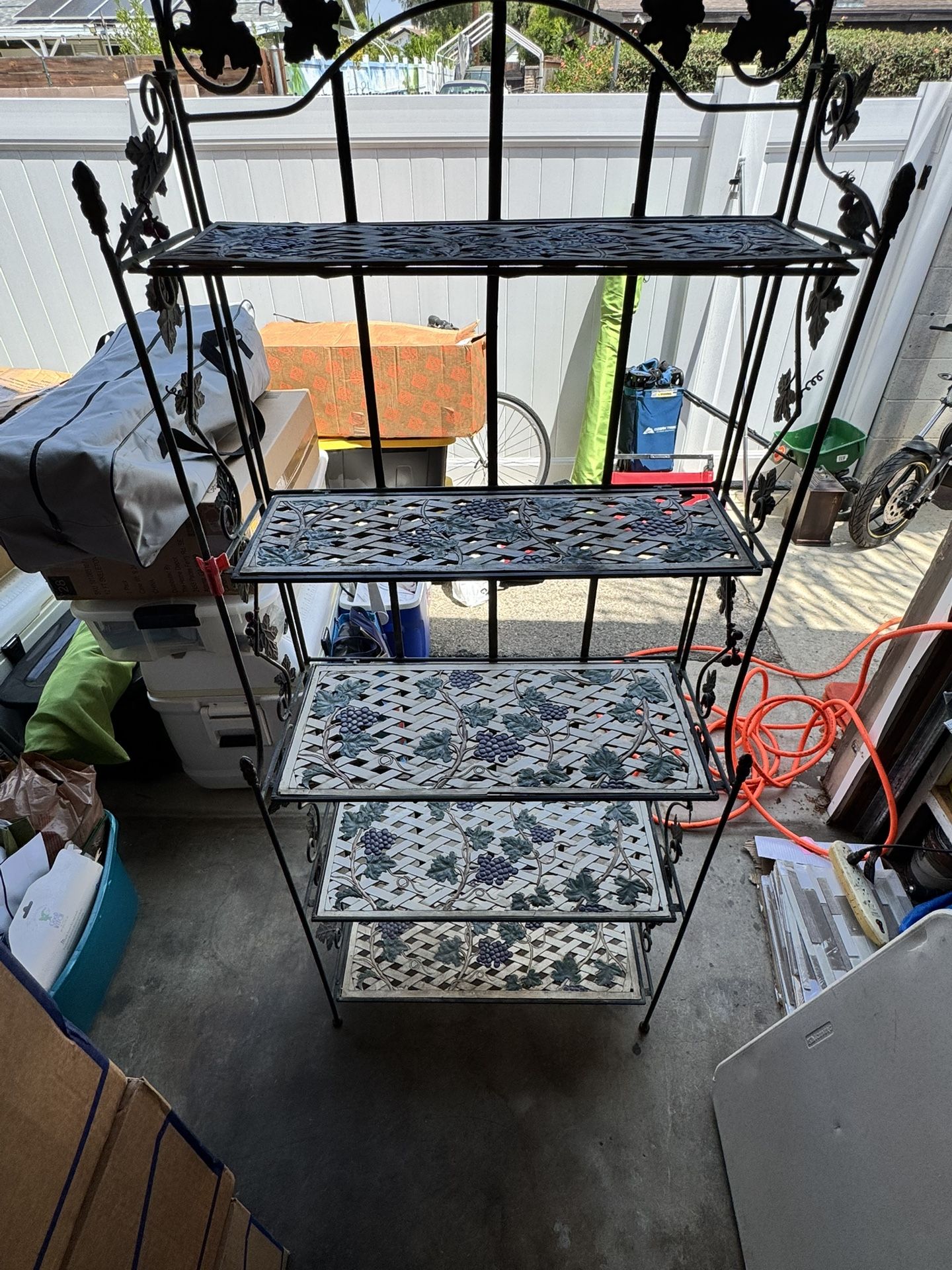 5-1/2 Foot Metal Rack. bathroom Living Room Or Kitchen Use