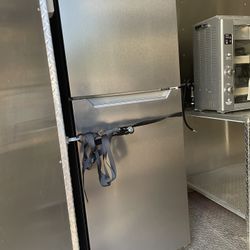 Brand New Refrigerator Never Use