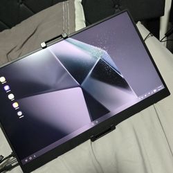 18 Inch Portable Monitor 