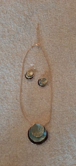 Very Chic Necklace and matching earrings-New