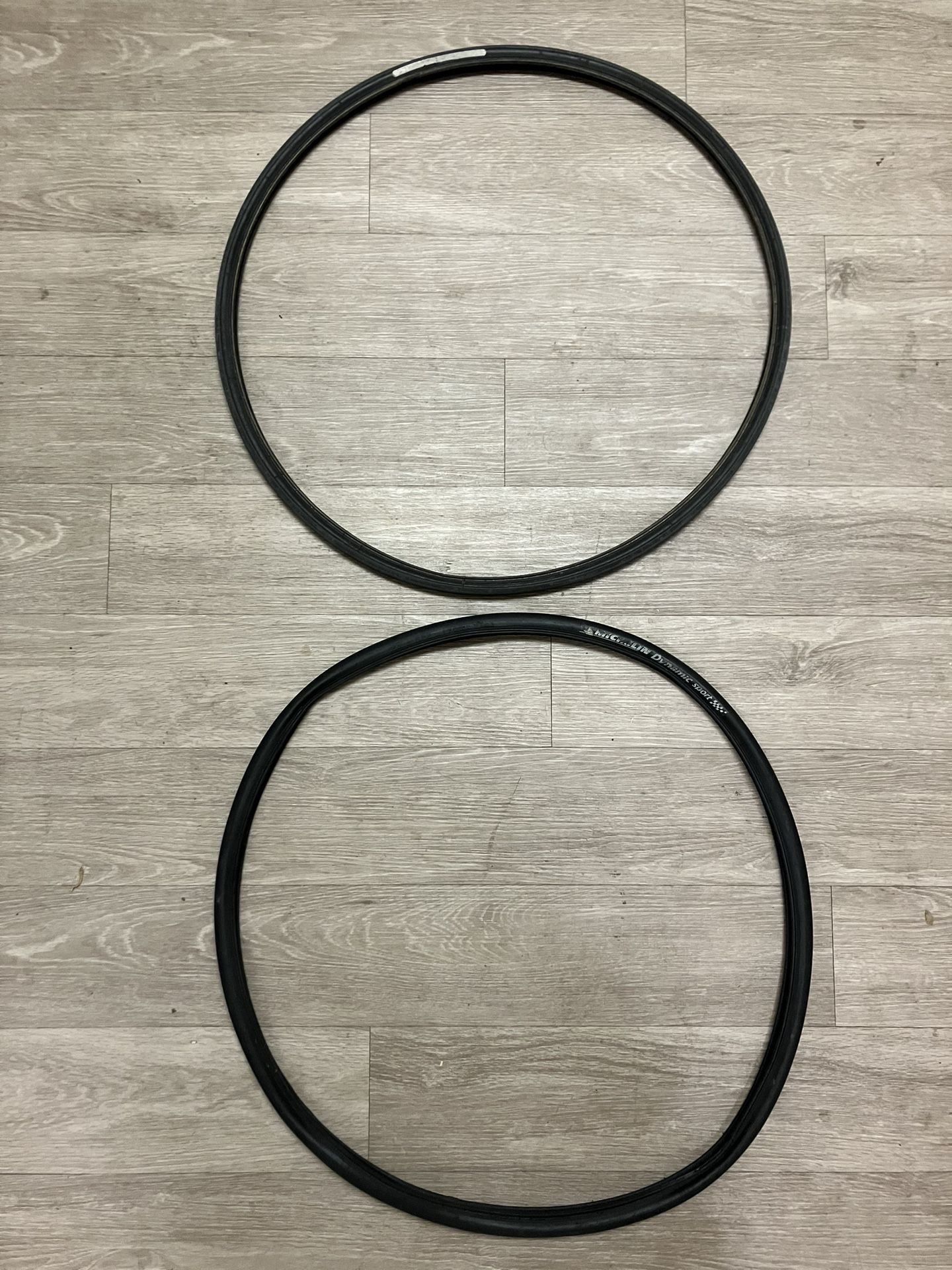 700x23c road bike tires good condition