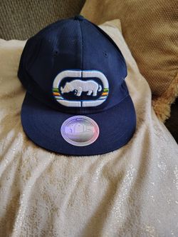 Boys ecko hats. Like new