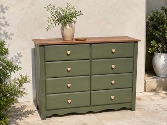 The Pinecroft 8 Drawer Dresser