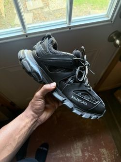 Balenciagas "tracks" LED