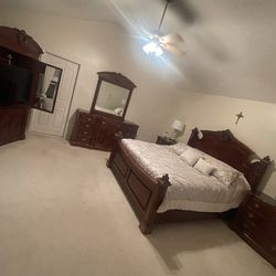 King Size Bedroom Set All For A Low Price