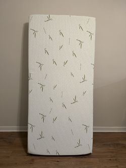 The Tulo Bamboo 10-inch medium green tea memory foam mattress Price Is For One Only