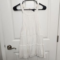 WHITE SLEEVELESS BLOUSE