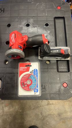 Milwaukee M12 Fuel Angle Grinder with Accessories